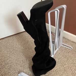 Qupid knee high boots. Black. Size 8.5.